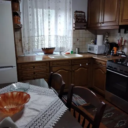 παραδοσιακο σπιτι με θεα *