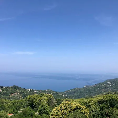 παραδοσιακο σπιτι με θεα Σπίτι διακοπών