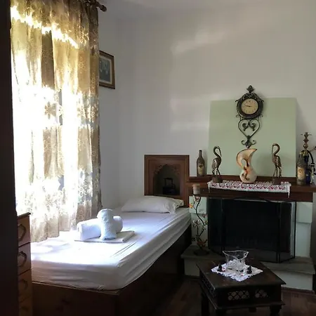 παραδοσιακο σπιτι με θεα * Κισσός