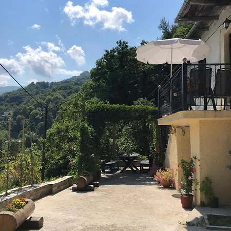 παραδοσιακο σπιτι με θεα * Kissos (Thessaly)
